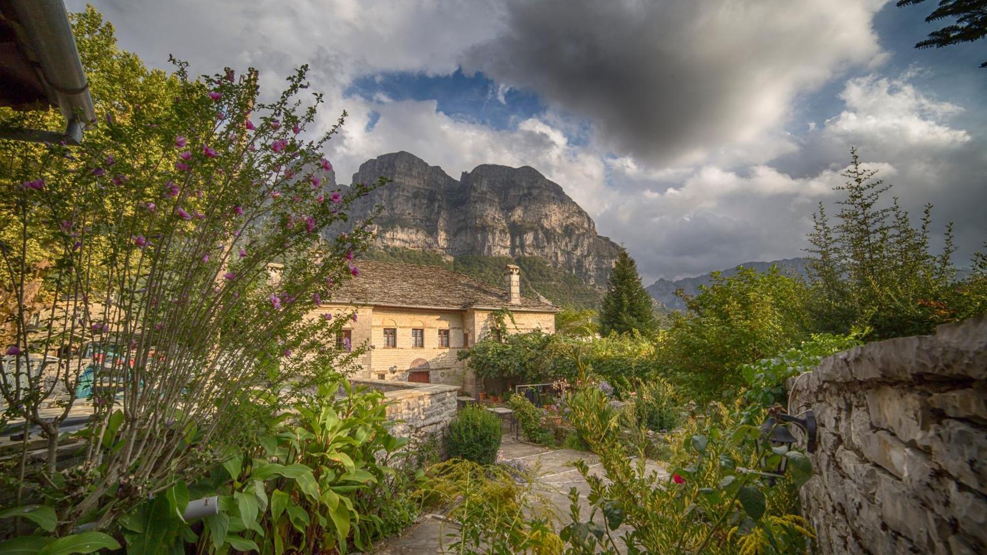 Astraka Guesthouse I Papingo Buitenkant foto